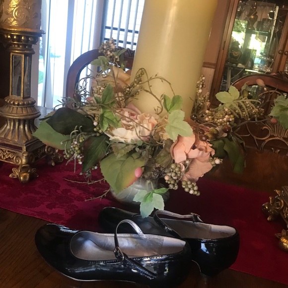 NINA kids NEW Patent look Girls Size 31/2  Heels - Picture 3 of 11